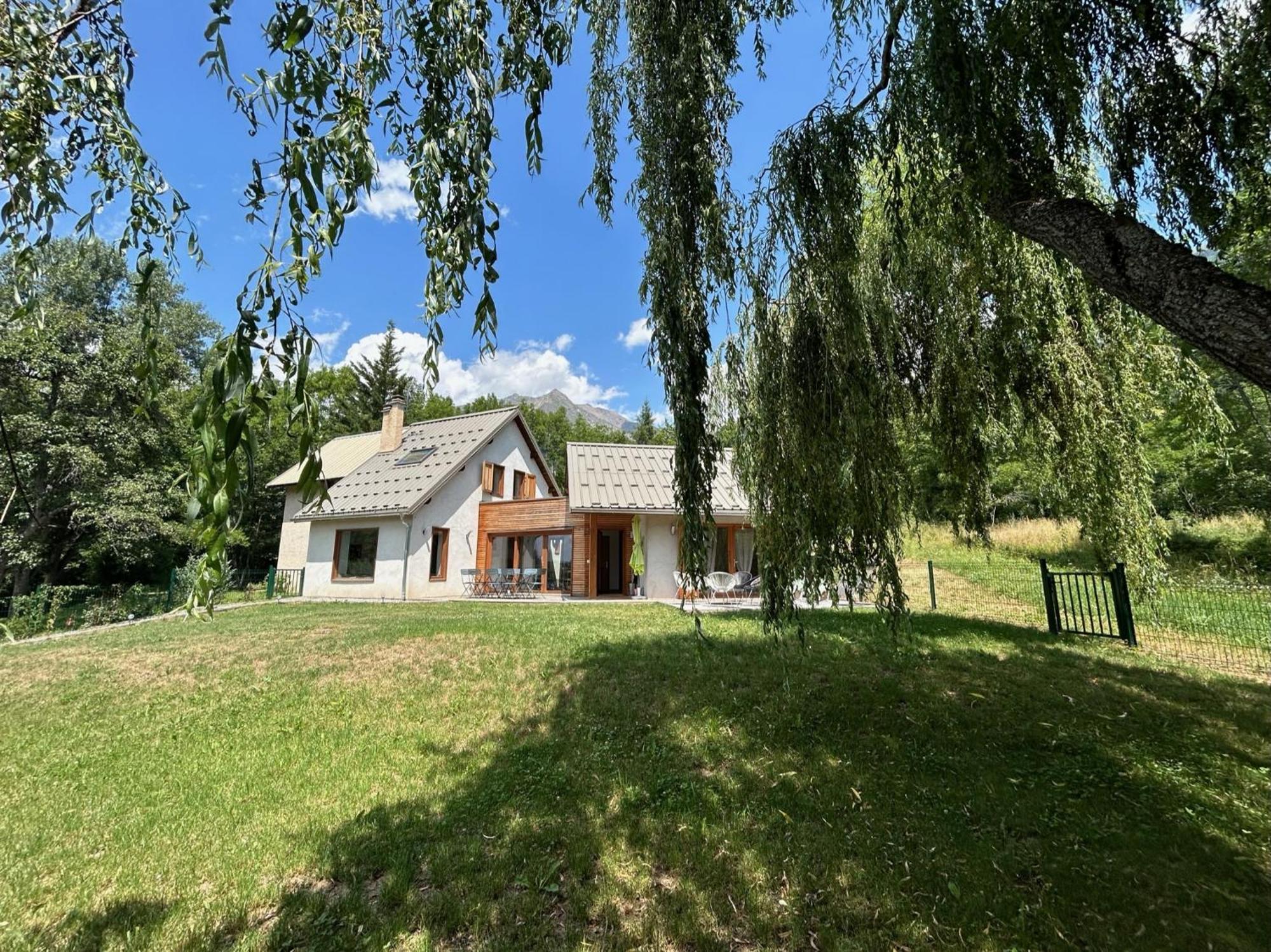Maison Refaite A Neuf En Pleine Nature Puy-Saint-Eusebe Buitenkant foto